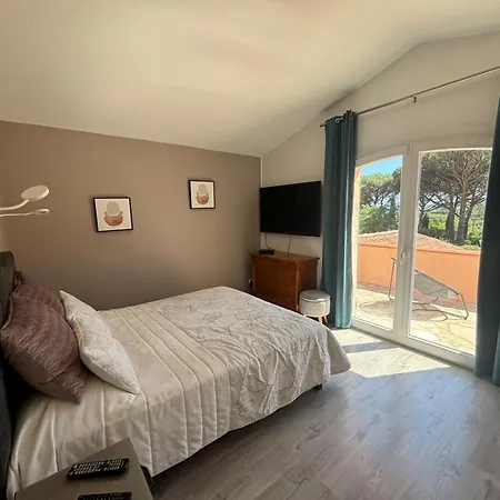 Villa Climatisee Avec Grande Piscine *