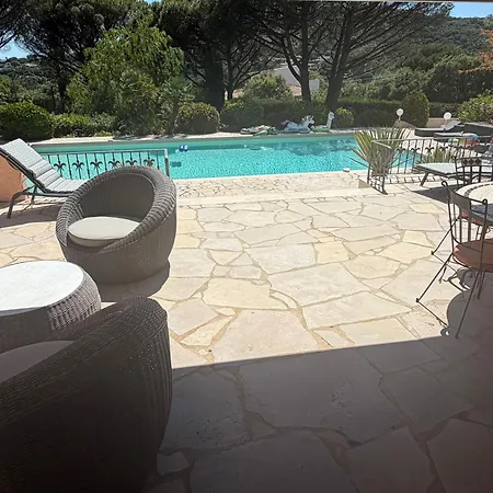 Vila Climatisee Avec Grande Piscine *